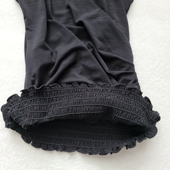 XOXO | 1/2 Wrap Sleeveless Blouse EUC Ladies Small Black Smocked Waist - Picture 11 of 12